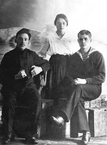 73. Наумов К.И., Наумова Т.И., Хохряков П.Д..jpg